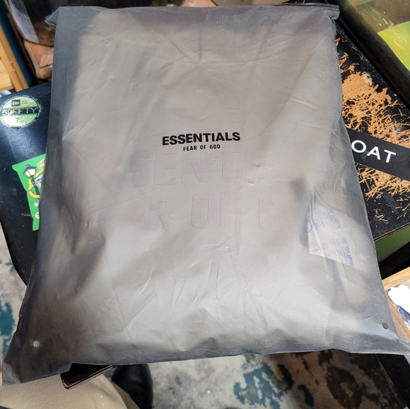 *BRAND NEW NEVER WORN!! Essentials Fear of God Gray Raglan Hoodie mens size XXL - Picture 2 of 7